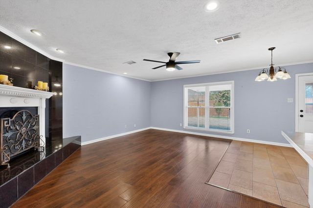 1010 California Trail, Grand Prairie, TX 75052