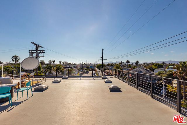 1113 ELECTRIC Avenue 1, Venice, CA 90291