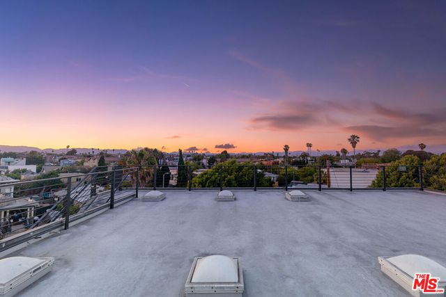 1113 ELECTRIC Avenue 1, Venice, CA 90291