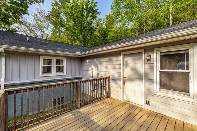 590 Leath Chapel Rd, Bethpage, TN 37022