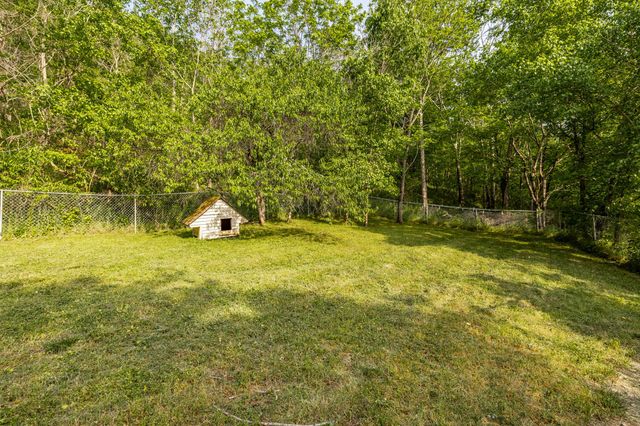 590 Leath Chapel Rd, Bethpage, TN 37022