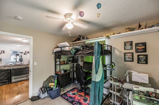 590 Leath Chapel Rd, Bethpage, TN 37022