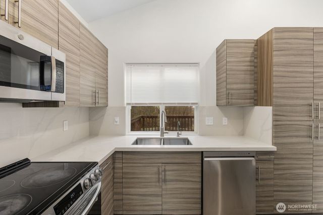 21659 SE 239th Place, Maple Valley, WA 98038