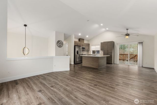 21659 SE 239th Place, Maple Valley, WA 98038