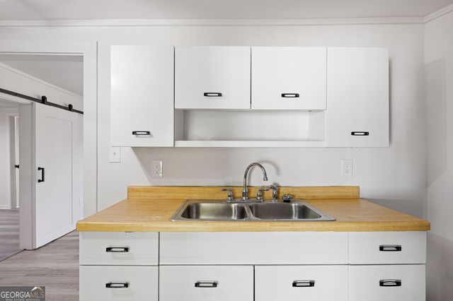 24 E Iron Belt Road, Cartersville, GA 30120