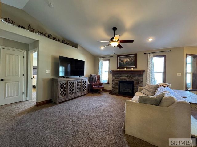 586 Bainbridge Lane, Idaho Falls, ID 83404