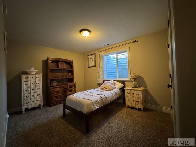 586 Bainbridge Lane, Idaho Falls, ID 83404