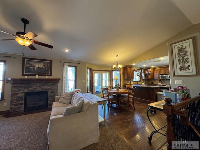 586 Bainbridge Lane, Idaho Falls, ID 83404