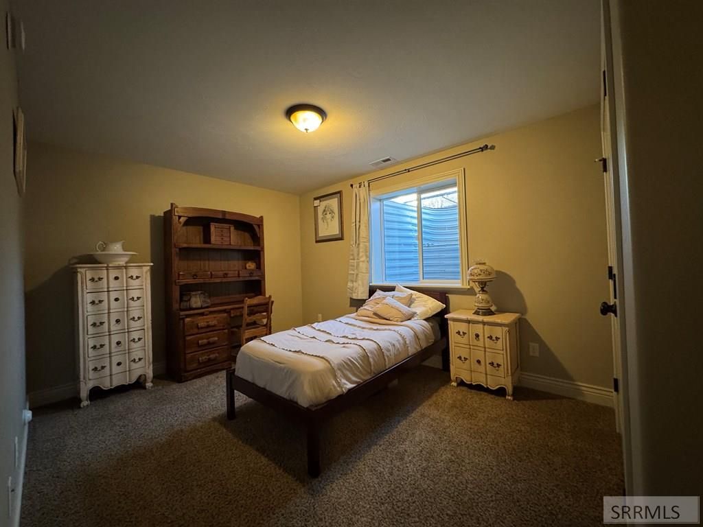 Image 21 of property listing at 586 Bainbridge Lane, Idaho Falls, ID 83404