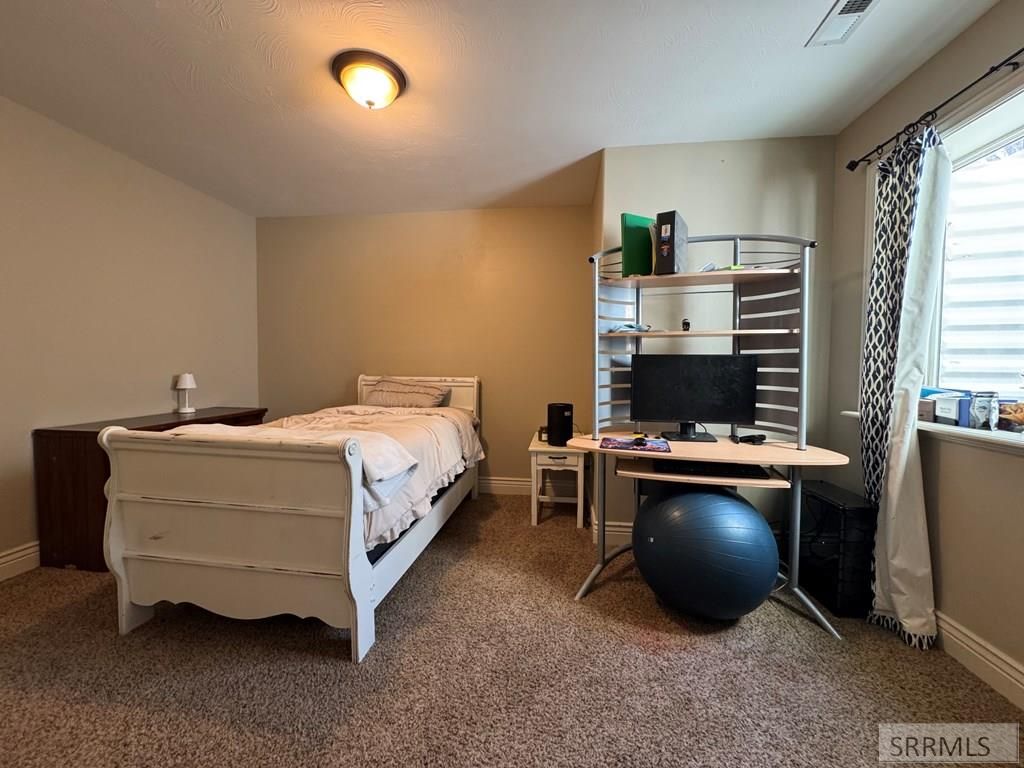 Image 22 of property listing at 586 Bainbridge Lane, Idaho Falls, ID 83404