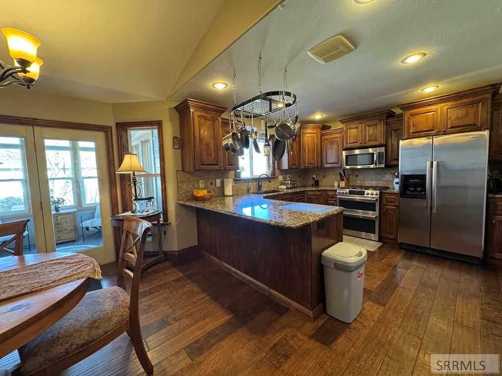 Image 5 of property listing at 586 Bainbridge Lane, Idaho Falls, ID 83404