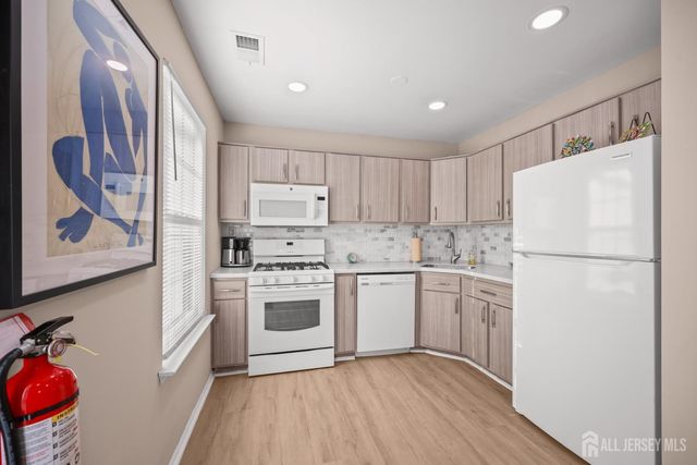 9 Williamson Court, East Windsor, NJ 08520