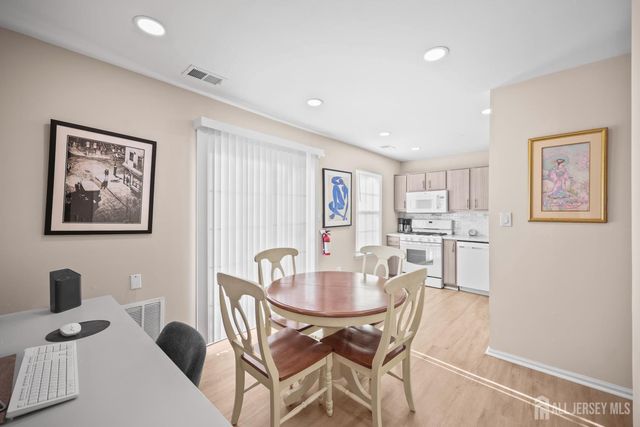 9 Williamson Court, East Windsor, NJ 08520