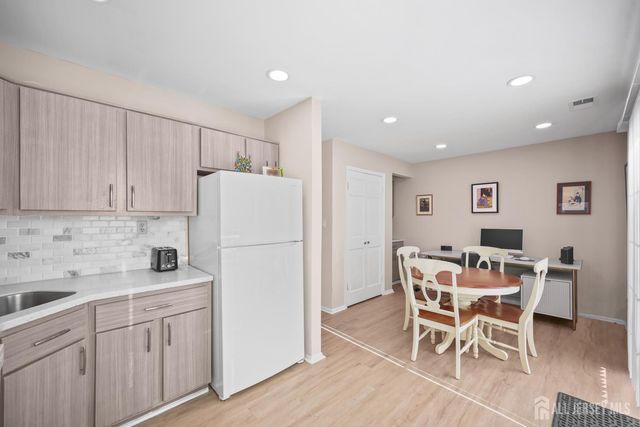 9 Williamson Court, East Windsor, NJ 08520