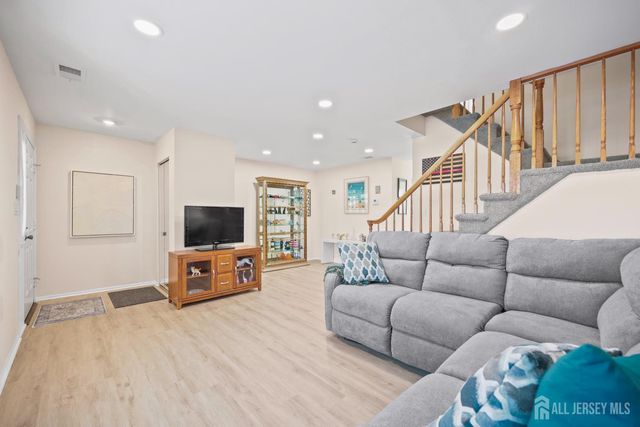 9 Williamson Court, East Windsor, NJ 08520