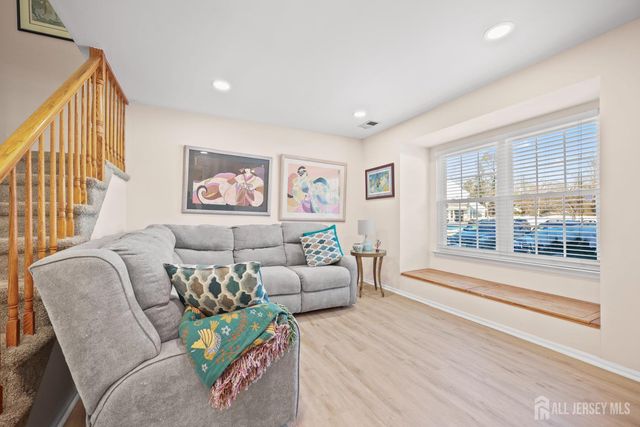 9 Williamson Court, East Windsor, NJ 08520