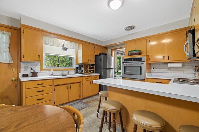 3343 State Highway 31 ROAD, Racine, WI 53405