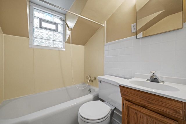 3343 State Highway 31 ROAD, Racine, WI 53405