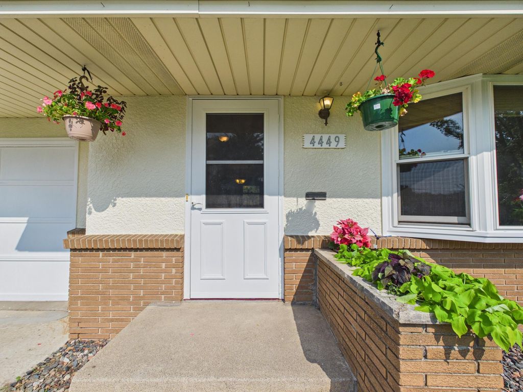 4449 Jackson Street NE, Columbia Heights, MN 55421 — photo 2