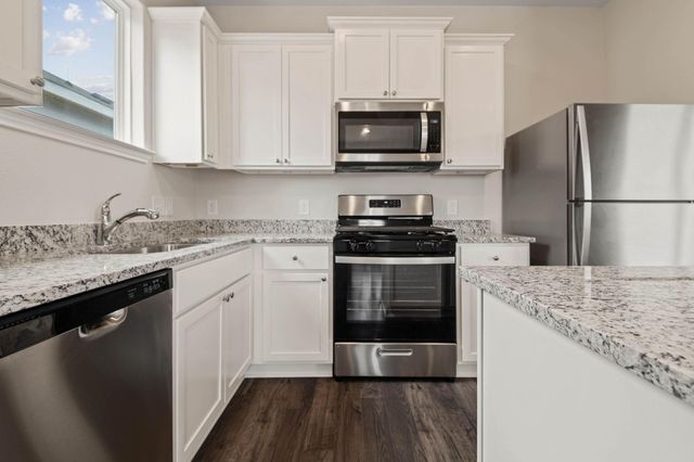 345 Fastboy Lane, Waller, TX 77484