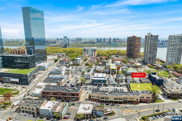 1642 Schlosser, Fort Lee, NJ 07024