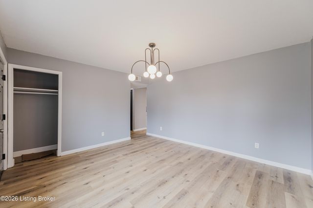 107 Sam Dr, Louisville, KY 40214