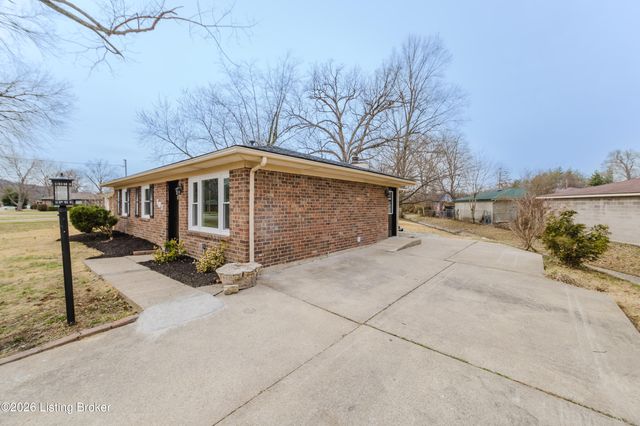 107 Sam Dr, Louisville, KY 40214