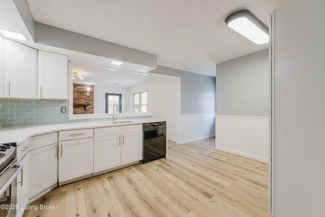 107 Sam Dr, Louisville, KY 40214