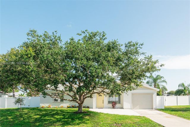 401 SW College Park Rd, Port St. Lucie, FL 34953