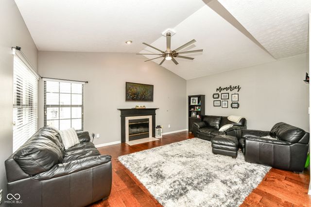 11124 Ashley Place, Fishers, IN 46038