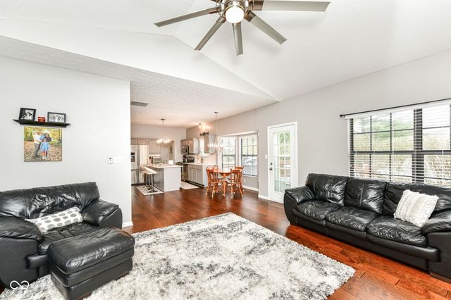 11124 Ashley Place, Fishers, IN 46038