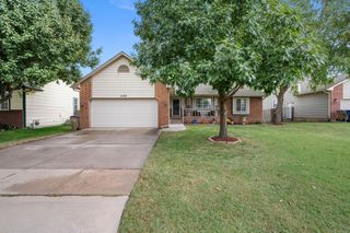 6167 E Quail Ridge Ct, Bel Aire, KS 67220