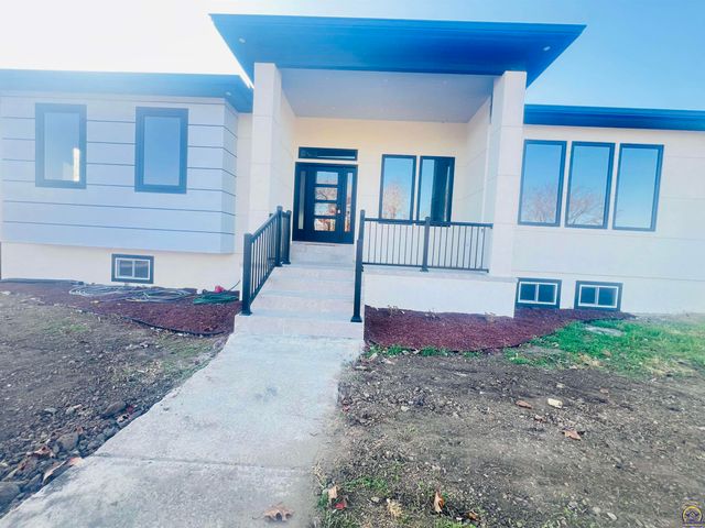 4705 SE Croco RD, Berryton, KS 66409