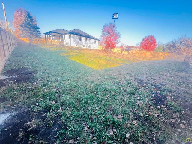 4705 SE Croco RD, Berryton, KS 66409