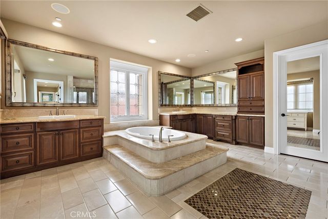 27 Pacific Mist, Newport Coast, CA 92657