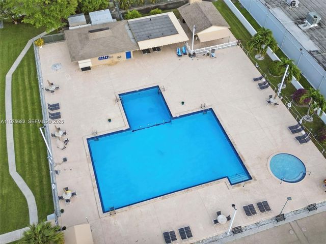 2461 SW 50th St 0, Dania Beach, FL 33312