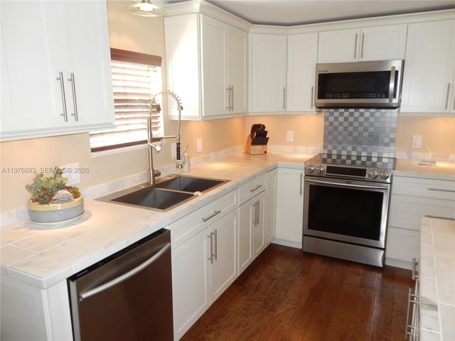 2461 SW 50th St 0, Dania Beach, FL 33312