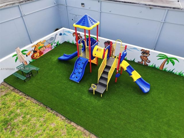 2461 SW 50th St 0, Dania Beach, FL 33312