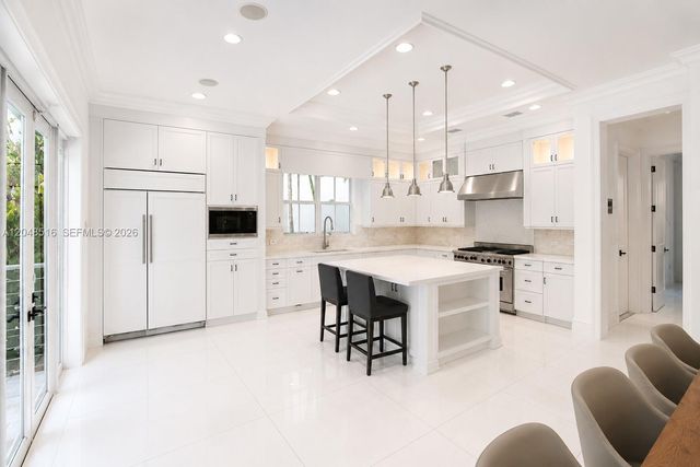 4724 SW 72nd Street, Miami, FL 33143