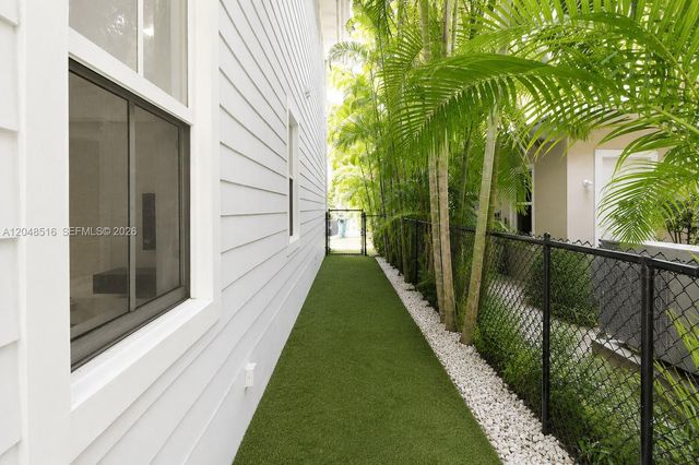 4724 SW 72nd Street, Miami, FL 33143
