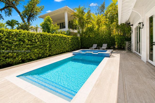 4724 SW 72nd Street, Miami, FL 33143