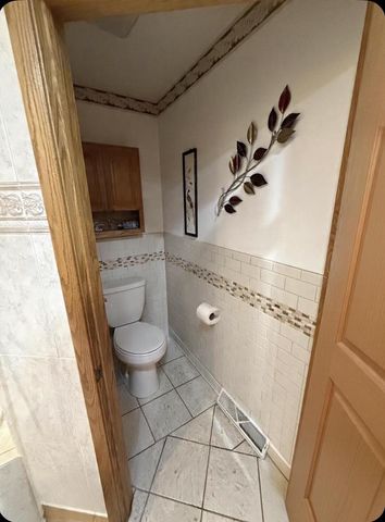 11028 W Daphne STREET, Milwaukee, WI 53224