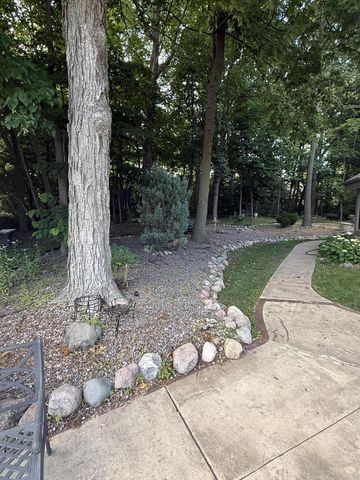 11028 W Daphne STREET, Milwaukee, WI 53224