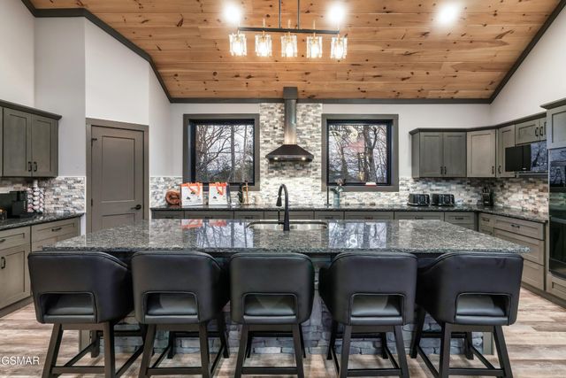 77 Flintlock Lane, Sevierville, TN 37862