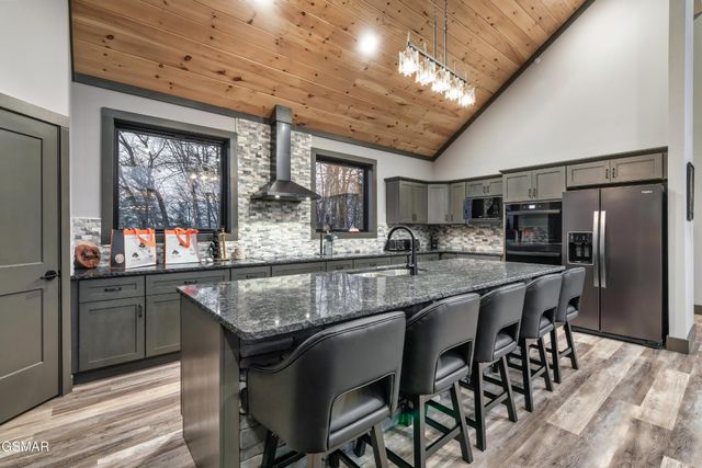 77 Flintlock Lane, Sevierville, TN 37862