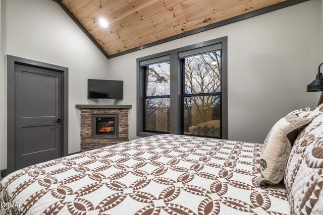 77 Flintlock Lane, Sevierville, TN 37862