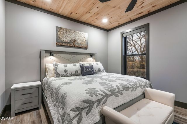 77 Flintlock Lane, Sevierville, TN 37862