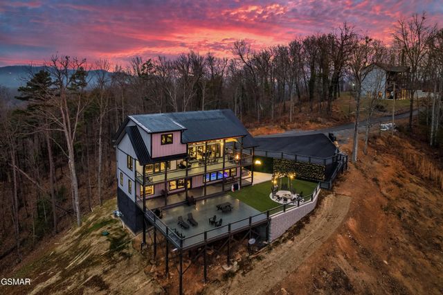 77 Flintlock Lane, Sevierville, TN 37862