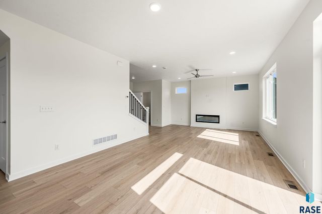 6304 S Dublin Ave Avenue, Sioux Falls, SD 57106