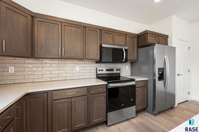 6304 S Dublin Ave Avenue, Sioux Falls, SD 57106